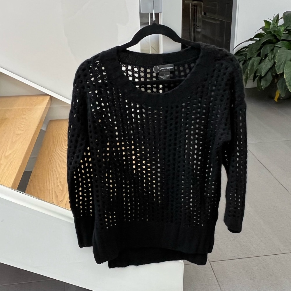Womens C by Bloomingdales cashmere sweater.